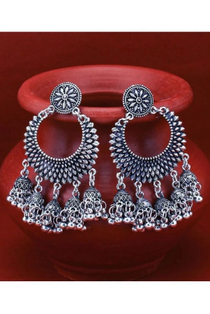 sukkhi-trendy-oxidised-chandelier-earring-for-women-silver