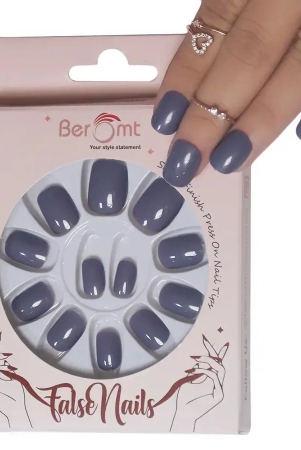 short-glossy-nails-nail-kit-included-dove-grey