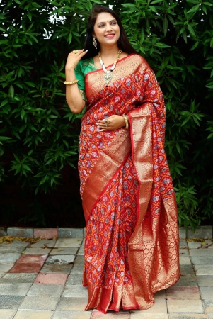 glossy-ikkat-patola-red-color-saree