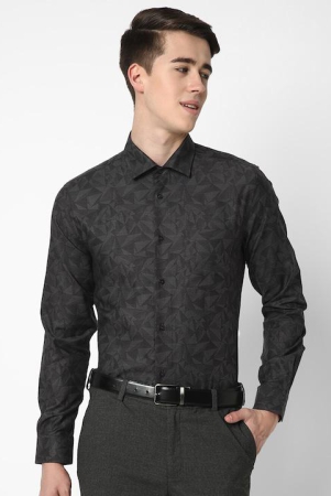 spread-collar-slim-fit-geometric-printed-formal-cotton-shirt