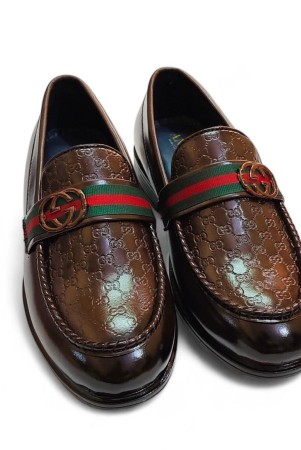 styled-feet-color-strap-slip-on-brown-loafers-6