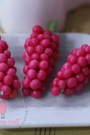 miniature-fruit-pink-grapes