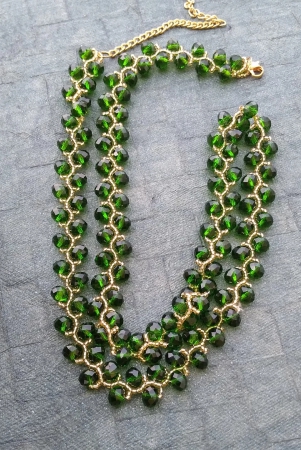 long-green-crystal-necklace