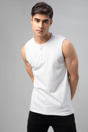 ftx-men-round-neck-cotton-rich-sleeveless-tshirt