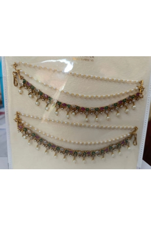 pearl-and-kundan-maang-tikka-with-ruby-stones