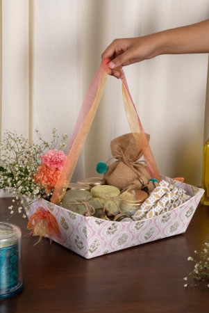 floral-damask-s3-gift-basket