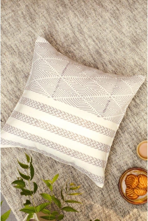 aaira-small-grey-patterned-cushion-cover