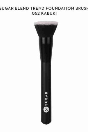 blend-trend-foundation-brush-052-kabuki