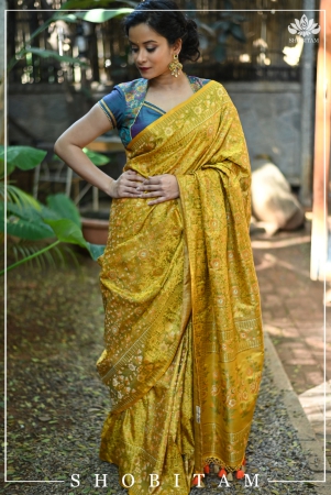 exquisite-tanchoi-floral-banarasi-saree-in-pure-silk-satin-in-pale-mustard-silk-mark-certified