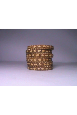 wooden-bangle-set-with-intricate-diamond-pattern