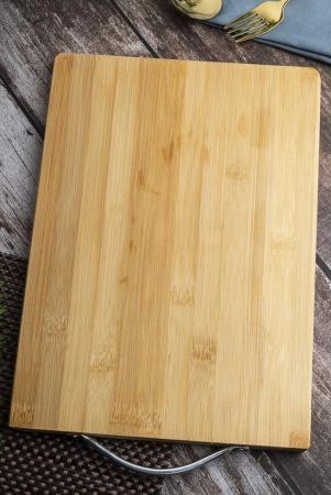 chopping-board-with-metal-handle-wooden-finish-natural-wood-colour-bamboo