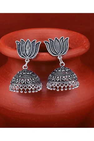 sukkhi-pleasing-oxidised-lotus-jhumki-earring-for-women-silver