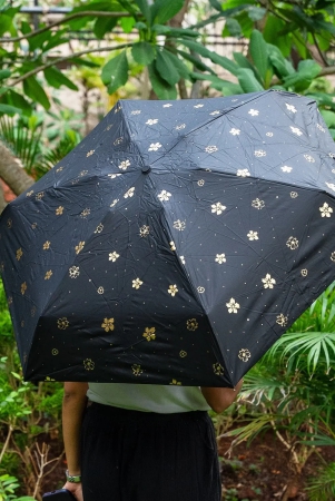 gold-foiled-pocket-umbrella-black