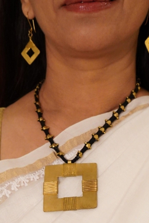 brass-jewellery-earring-necklace-set