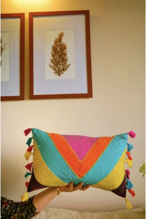 banjaran-kantha-cushion