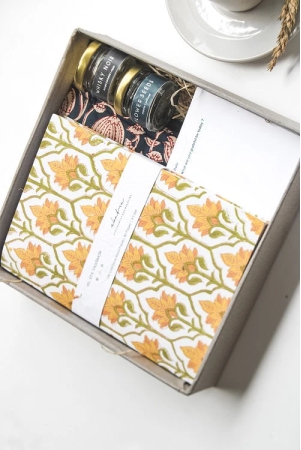 ekatar-gratitude-hamper-yellow-floral