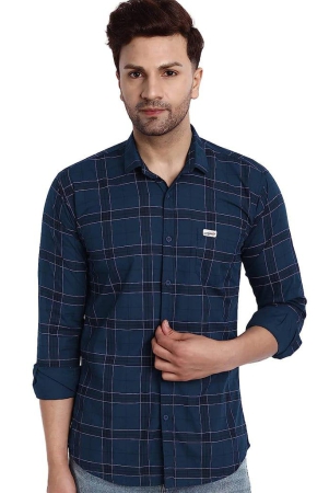 men-regular-tailored-fit-checkered-casual-shirt