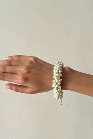 pearl-bracelet