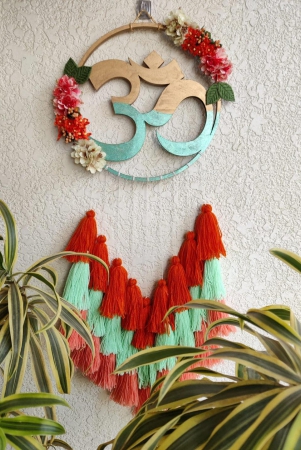 om-hanging-walldecor