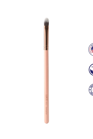 luxie-211-concealer-brush-rose-gold