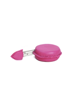 macaron-measuring-tape-raspberry