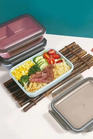 three-compartment-lunch-box-blue-single-piece