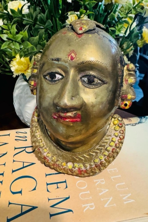 gauri-8-brass-head-sculpture