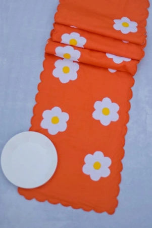 flower-patch-table-runner