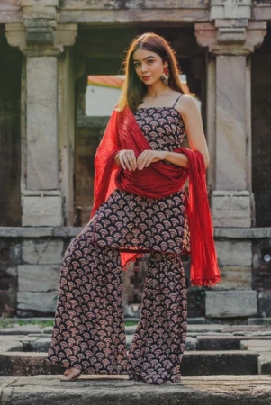 floret-cotton-sharara-set-as-seen-on-soha-ali-khan