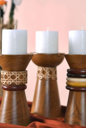 troika-candle-holder