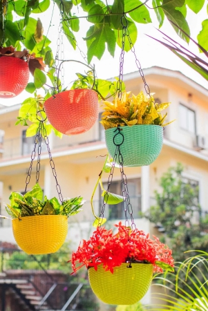 euro-plastic-balcony-hanging-pots-set-of-5