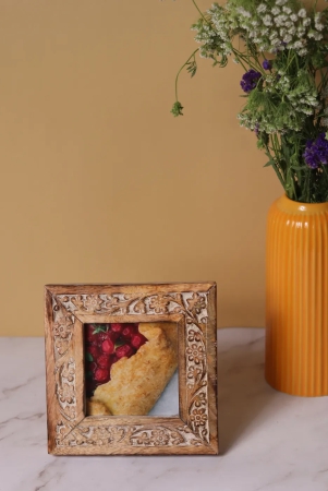 carved-floral-square-wooden-frame