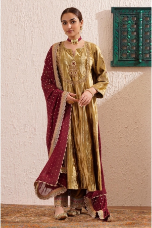 gold-velvet-hand-embroidered-noor-kurta-set-xl