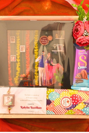 rakhi-hamper-medium-28x32-cm