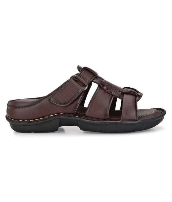 softio Brown Flip Flops - 10