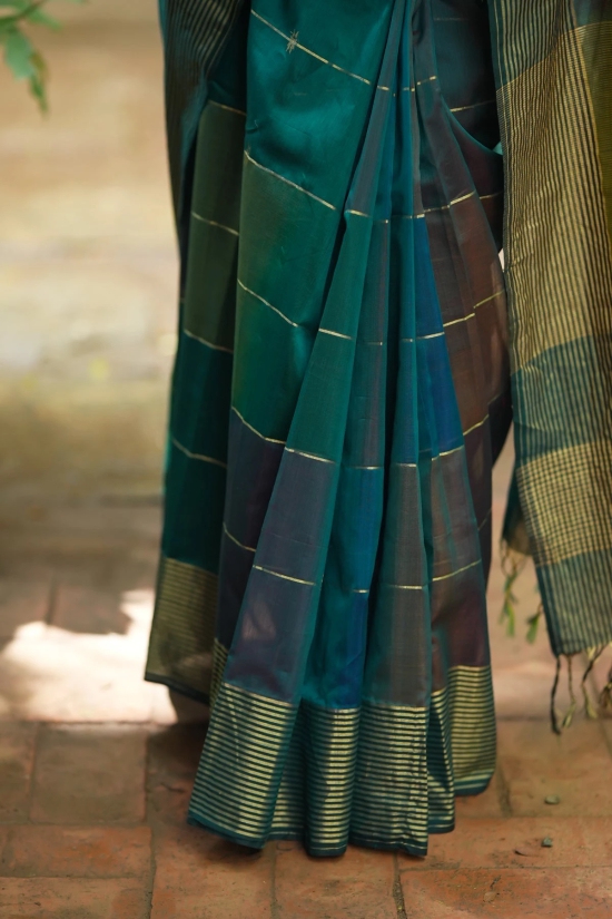 Pre-order Peacock Green Ombre Handwoven Zari Stripes Maheshwari Silk Cotton Saree