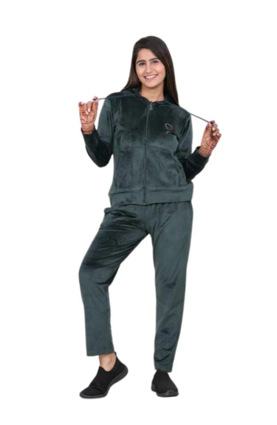 Whyme Fashion Green Nylon Solid Tracksuit - Pack of 1 - None