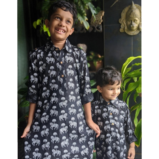 Malmal Kurta | Pathani Cut | Tugbug Ghoda Black-10-12Y