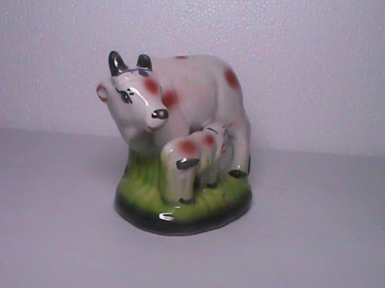 Peengan Home Decor* Cow and Calf Collectible Figurine