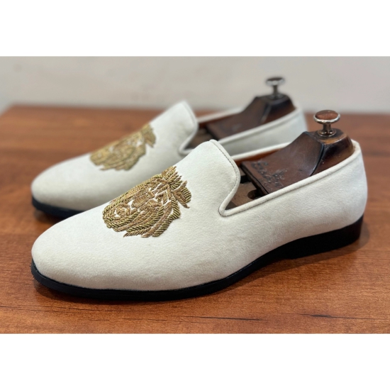 Cream Velvet Lion Zardosi Slipons-UK9/US10/EU43