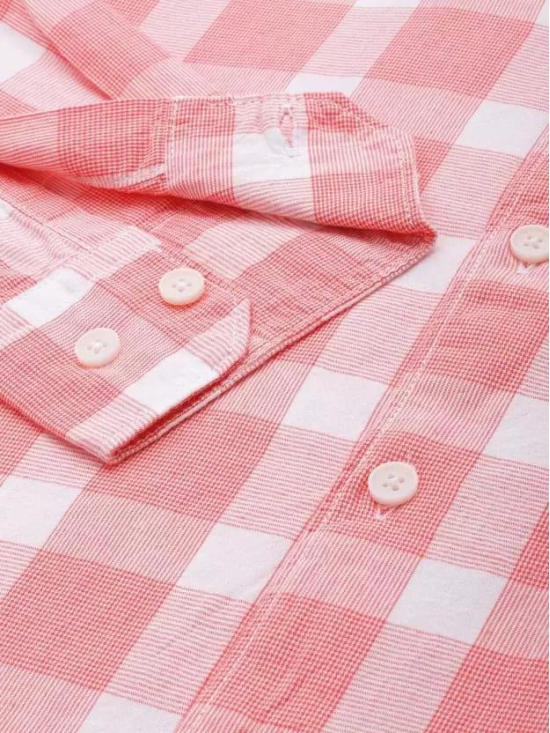 Men Regular Fit Checkered Spread Collar Casual Shirt