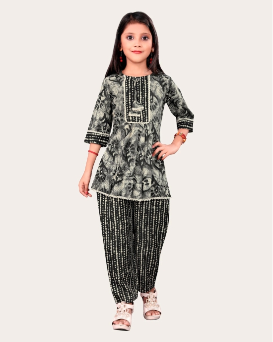 Girls Casual Kurta and Trouser Set-Black / 5 - 6 Years