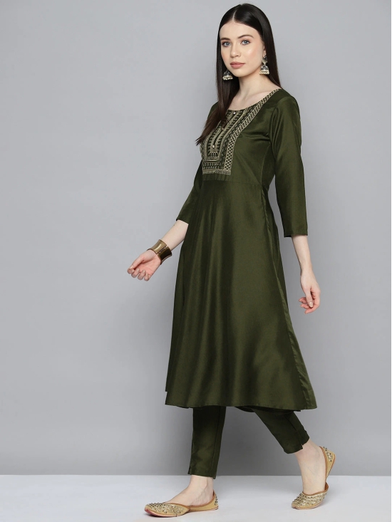 Sequin, zari embroidered flaired kurta with pants and dupatta-S / Green