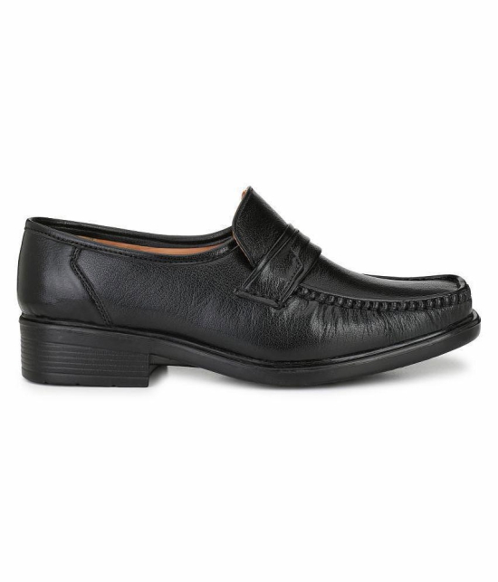 Fentacia Slip On Non-Leather Black Formal Shoes - None