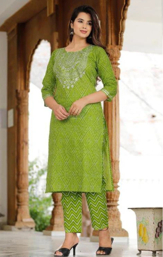 BEAUTIFUL KURTI HEAVY COTTON EMBROIDERY WORK-L / Green