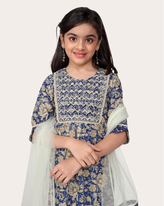 Girls Embrodrery Kurta with Bottom Dupatta set-Blue / 11 - 12 Years