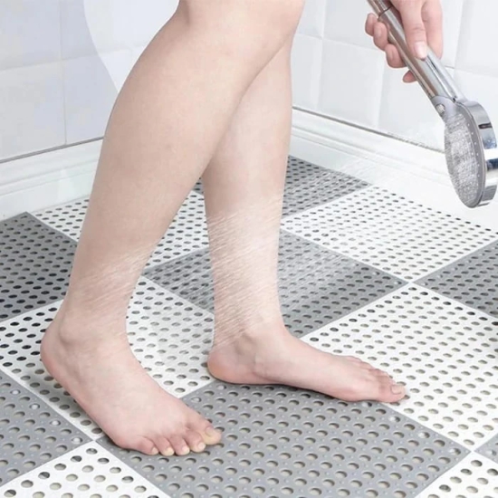 Anti Slip Bathroom Floor Mat (Random Colors)