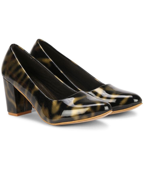 Commander - Gold Women''s Pumps Heels - None