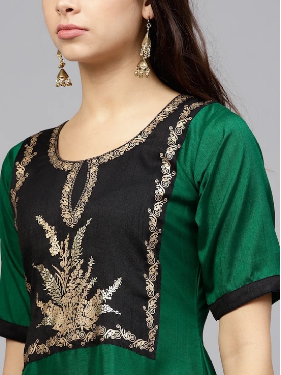 Women Green & Black Yoke Design A-Line Kurta