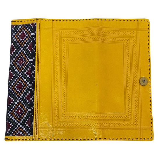 Garvi Gurjari (A Gujarat Govt Enterprise Handcrafted Women's Kutchi Leather Wallet with Embroidery (GGCHELW02)